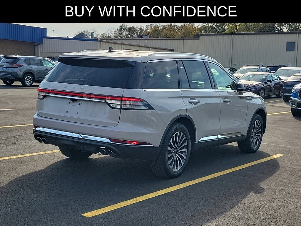 Used 2023 Lincoln Aviator AWD w/ Premium Package image 4