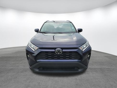 Used 2020 Toyota RAV4 XLE FWD image 2