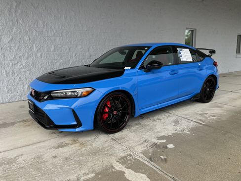 Used 2025 Honda Civic Type R image 4