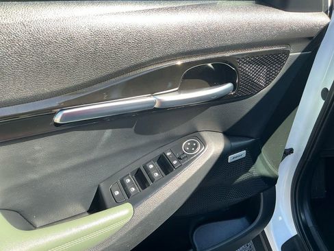 Used 2024 Kia Seltos SX w/ SX Sunroof Package image 16