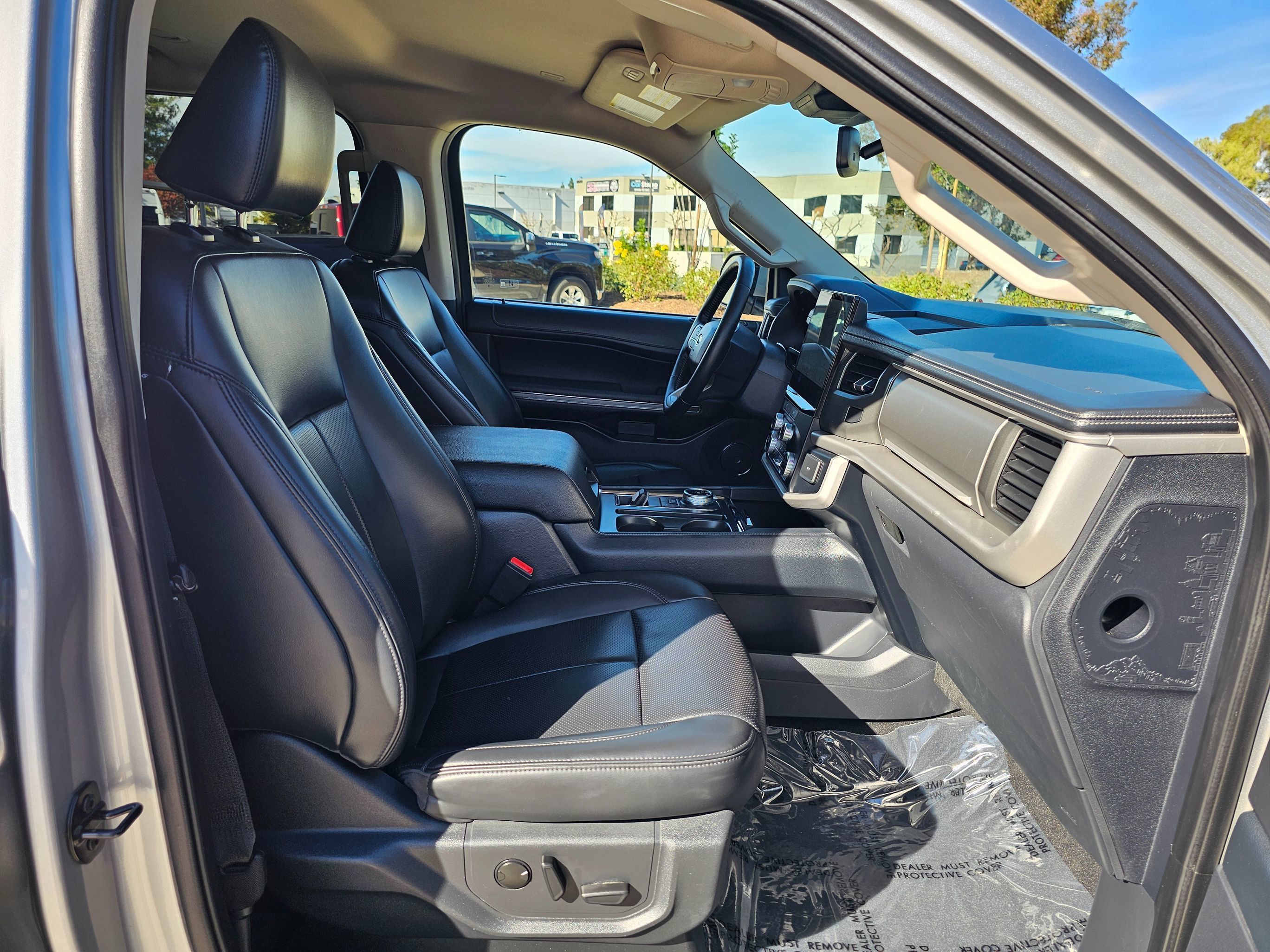 Used 2024 Ford Expedition XLT RWD image 27