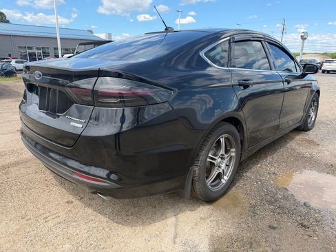 Used 2016 Ford Fusion SE w/ Equipment Group 202A FWD image 5