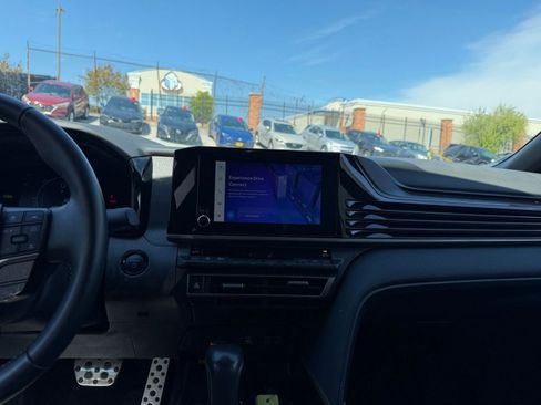 Used 2025 Toyota Camry SE FWD image 17