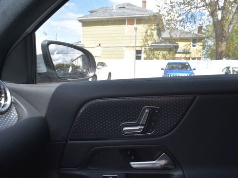 Used 2025 Mercedes-Benz GLA 250 image 19