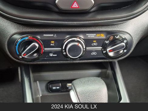 Used 2024 Kia Soul LX w/ Option Group 015 FWD image 22