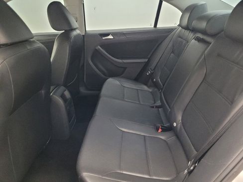 Used 2014 Volkswagen Jetta SE image 18