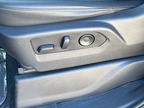 Used 2025 GMC Sierra 1500 SLT image 11