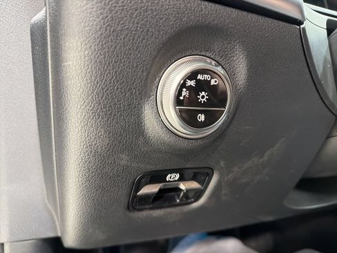 Used 2025 Mercedes-Benz C 300 4MATIC Sedan image 14