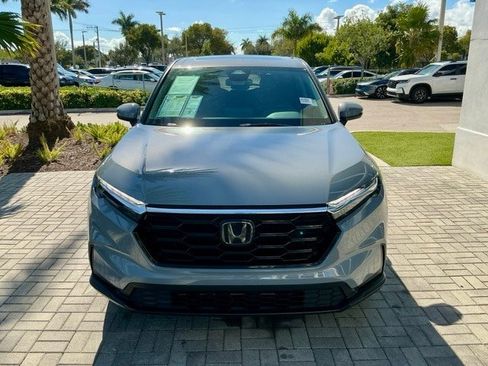 Used 2023 Honda CR-V EX image 2