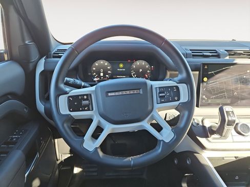 Used 2025 Land Rover Defender 110 S AWD/4WD image 12