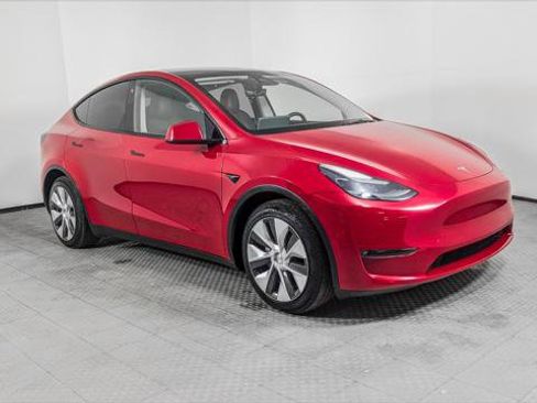 Used 2023 Tesla Model Y Long Range image 9