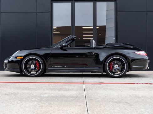 Used 2012 Porsche 911 Carrera GTS RWD image 2
