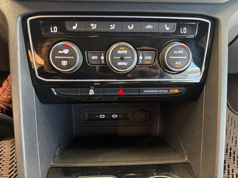 Used 2022 Volkswagen Atlas Cross Sport SE w/ Black Wheel Package AWD/4WD image 39