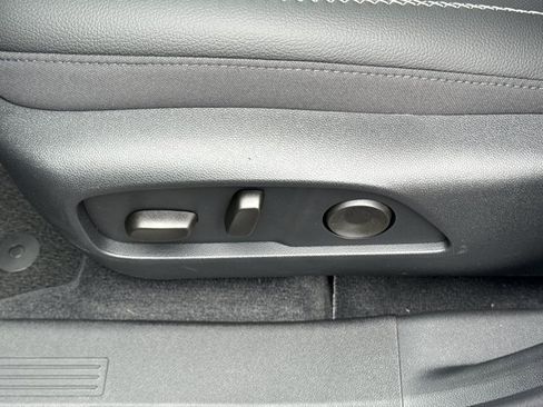 New 2026 GMC Terrain Denali w/ LPO, Black Badging Package AWD/4WD image 17