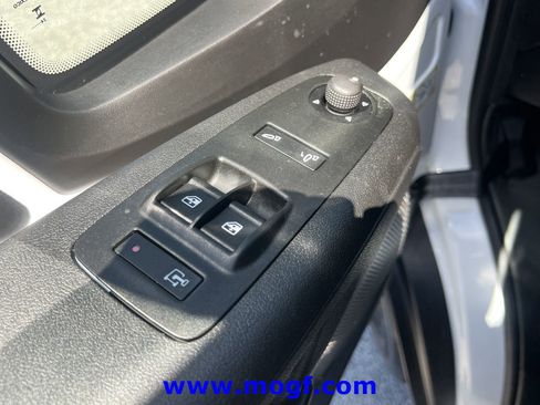 Used 2025 RAM ProMaster 2500 w/ Convenience Group FWD image 17