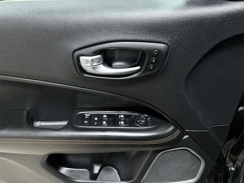 Used 2021 Jeep Compass Limited w/ Elite Exterior Group image 23