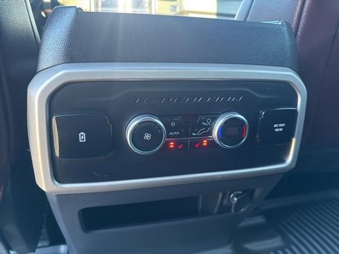 Used 2024 Ford Expedition Limited image 15