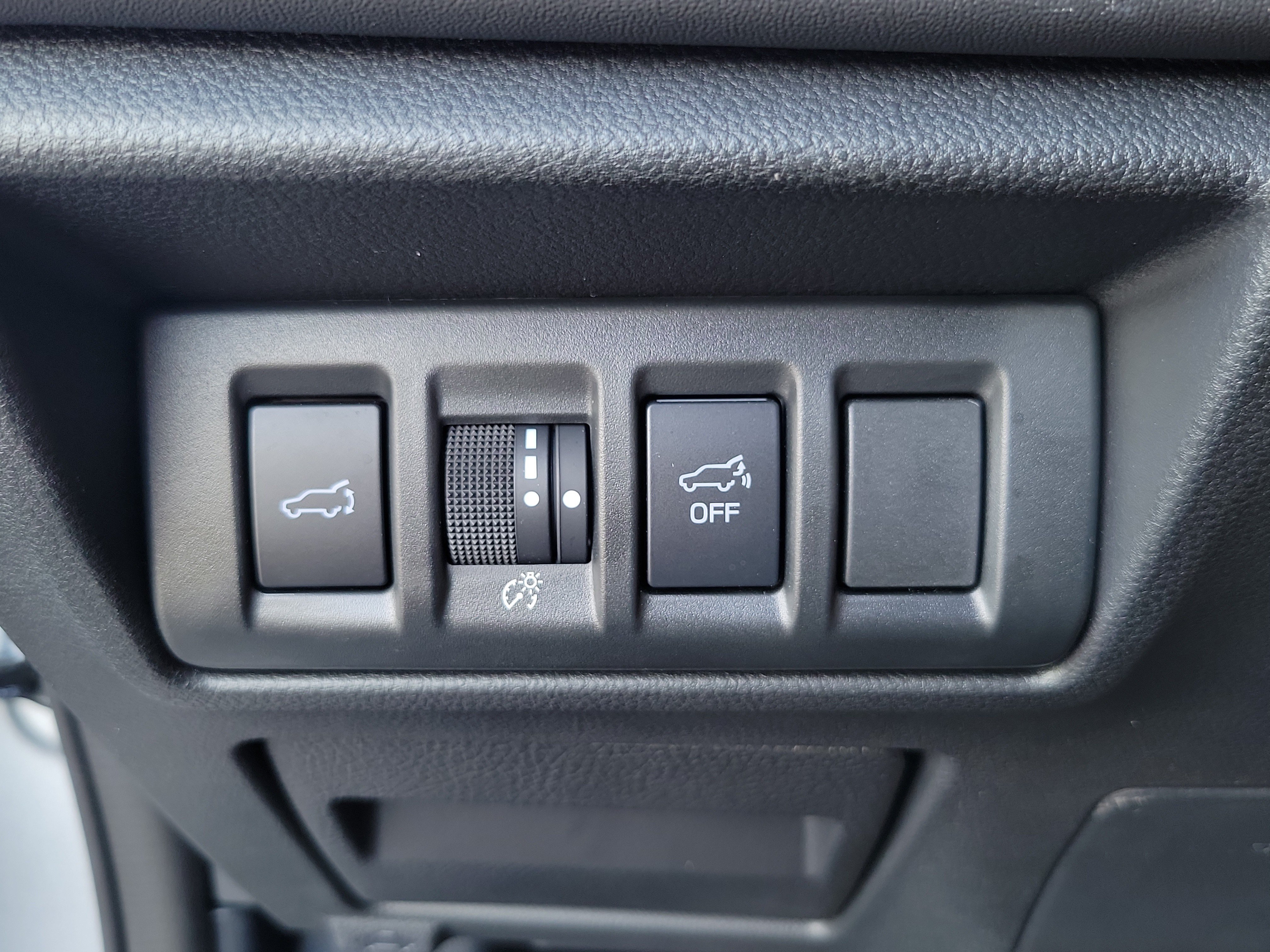 Used 2025 Subaru Outback Limited AWD/4WD image 18