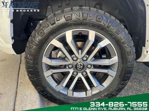 Used 2025 Toyota 4Runner Limited image 36