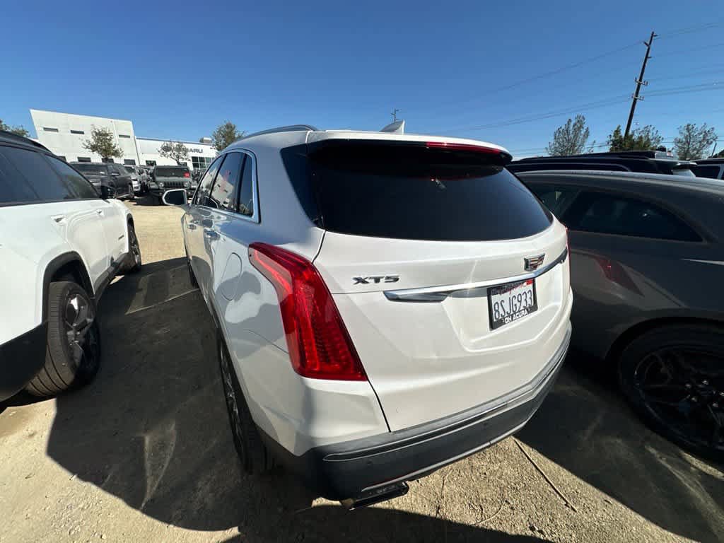 Used 2017 Cadillac XT5 Premium Luxury w/ LPO, Wheel Lock Package FWD image 5
