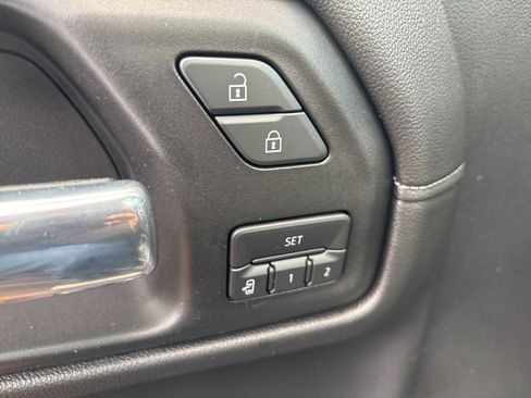 Used 2019 Chevrolet Silverado 1500 LTZ w/ LTZ Premium Package image 27