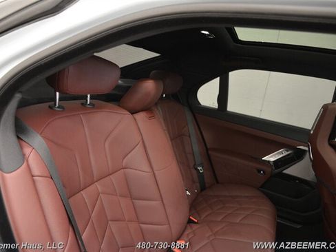 Used 2025 BMW 750e xDrive w/ Premium Package AWD/4WD image 24