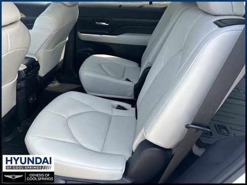 Used 2025 Toyota Grand Highlander FWD image 22