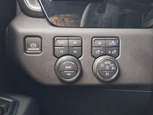 Used 2024 Chevrolet Silverado 1500 High Country AWD/4WD image 22