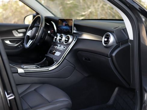 Used 2021 Mercedes-Benz GLC 300 4MATIC image 33