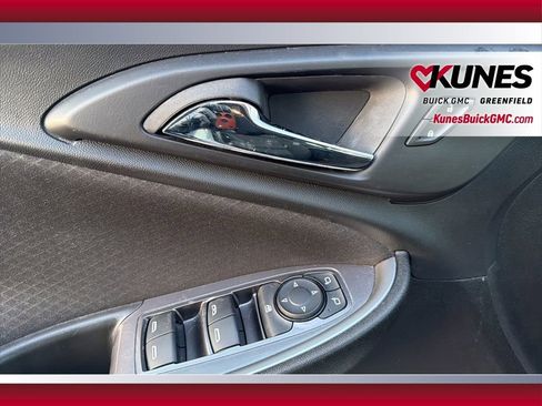 Used 2024 Chevrolet Malibu LT FWD image 15