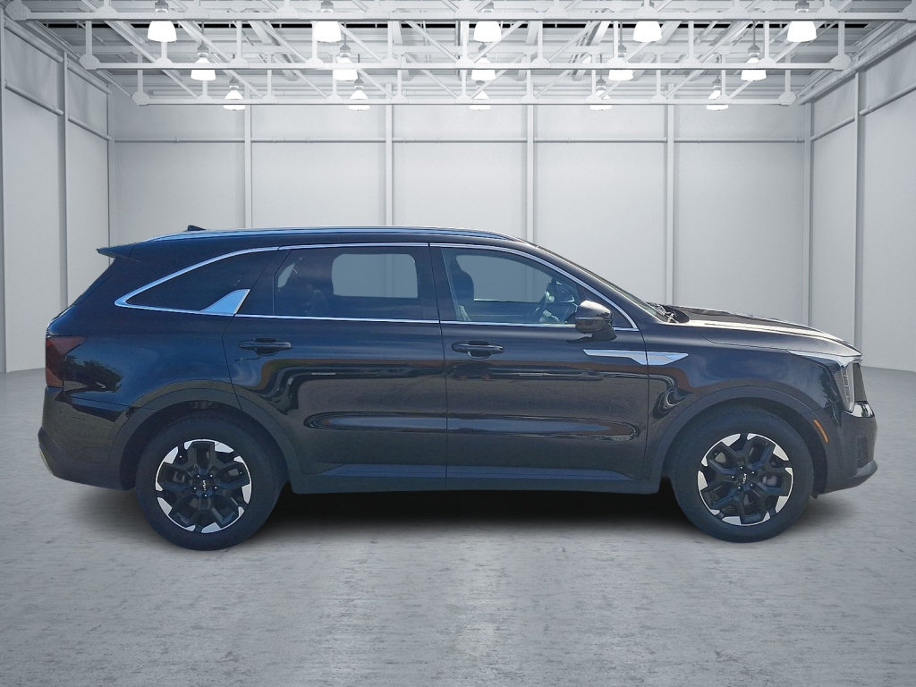 Used 2024 Kia Sorento S FWD image 6