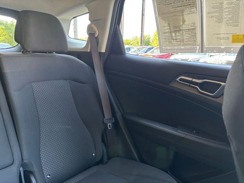 Used 2025 Kia Sportage LX FWD image 36