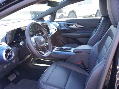 Used 2024 Chevrolet Equinox EV LT AWD/4WD image 8