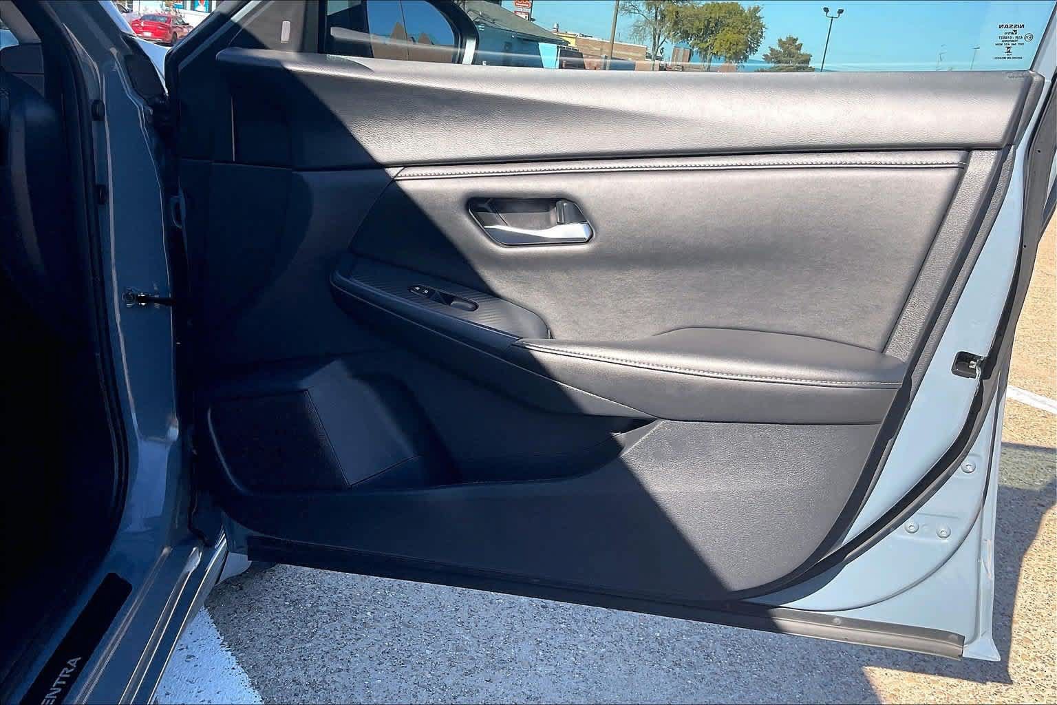 Used 2025 Nissan Sentra SV FWD image 26
