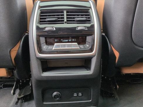 Used 2026 BMW X7 xDrive40i image 18