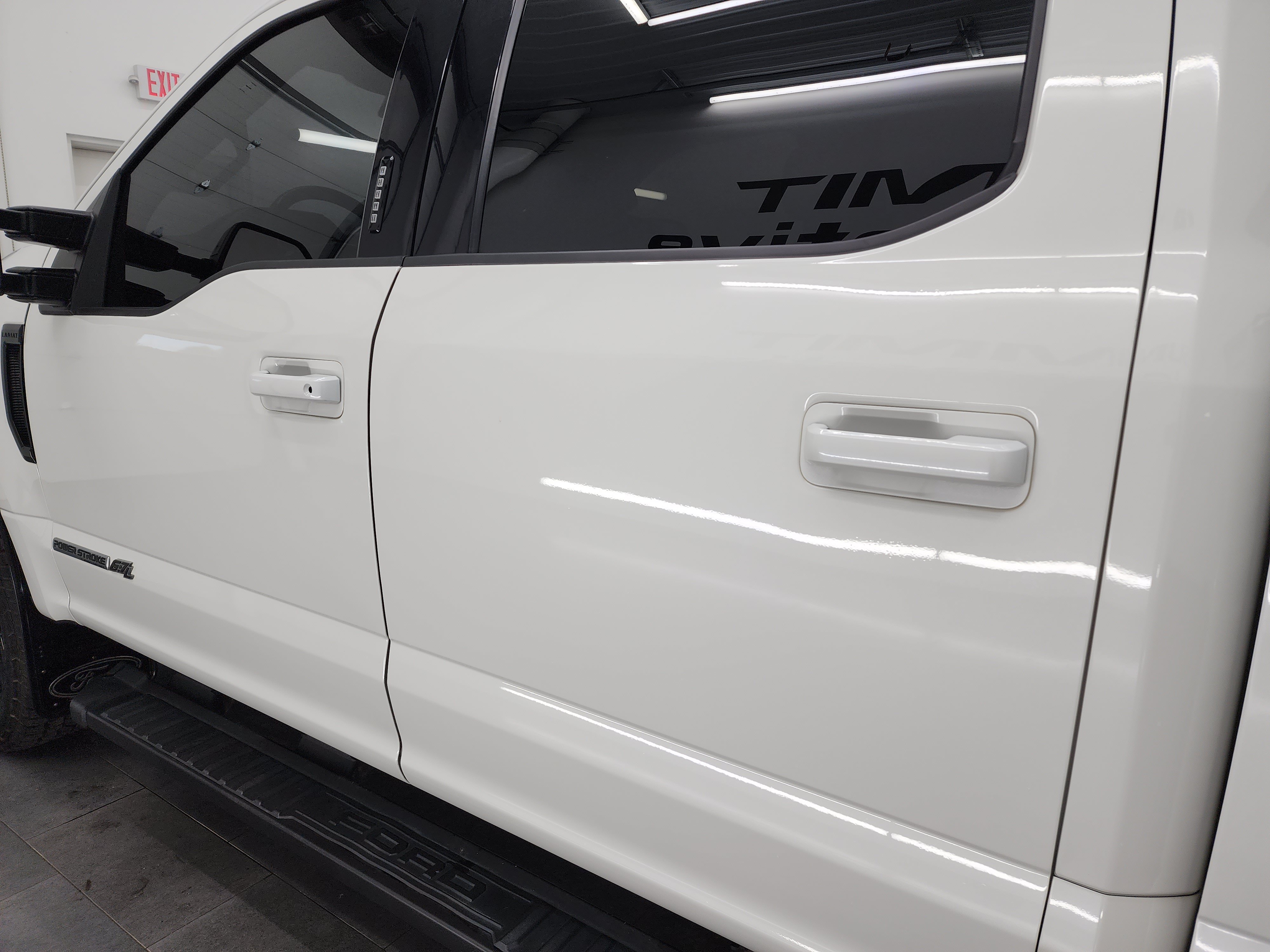 Used 2022 Ford F350 Lariat w/ Black Appearance Package AWD/4WD image 32