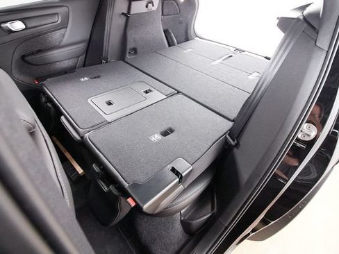 Certified 2026 Volvo XC40 B5 Plus w/ Protection Package Premier AWD/4WD image 23