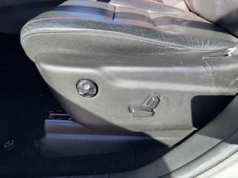 Used 2024 Dodge Durango GT image 16