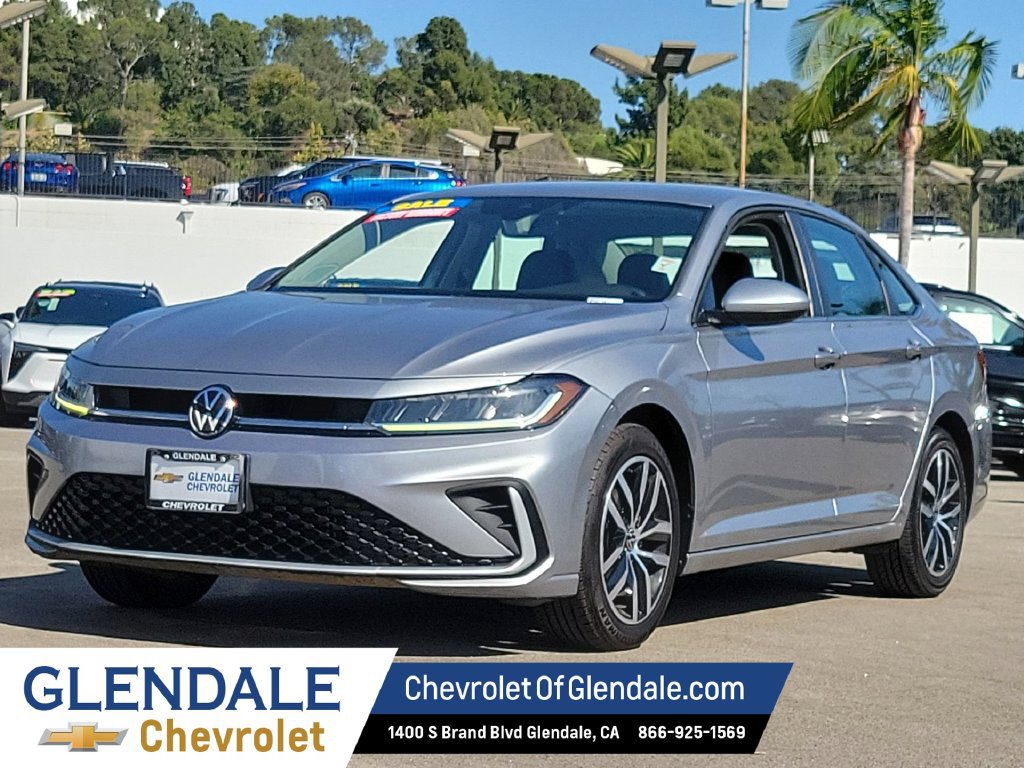 Used 2025 Volkswagen Jetta SE FWD image 7