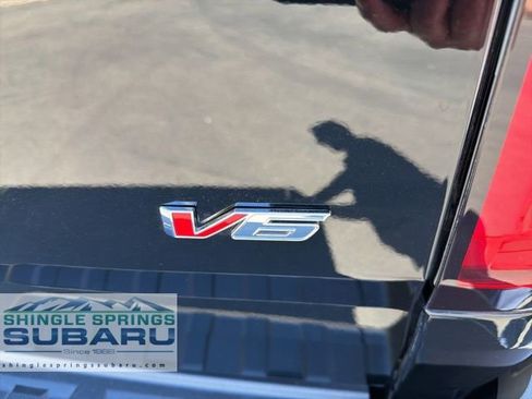 Used 2022 Chevrolet Colorado Z71 w/ Z71 Midnight Edition image 24