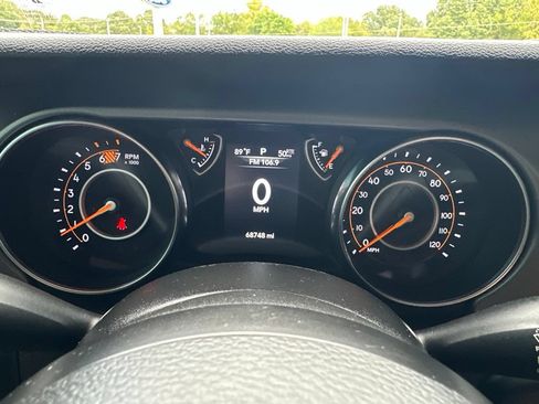 Used 2021 Jeep Wrangler Sport AWD/4WD image 18
