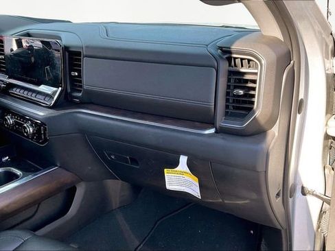 Used 2022 GMC Sierra 1500 SLT w/ SLT Premium Plus Package image 18