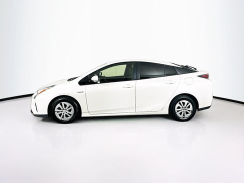 Used 2018 Toyota Prius Two w/ Prius Two Safety Plus Package FWD image 4