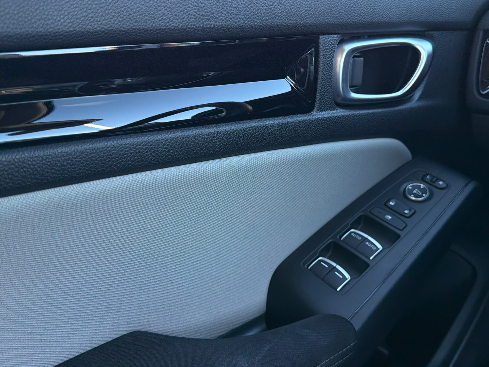 Used 2023 Honda Civic EX image 19