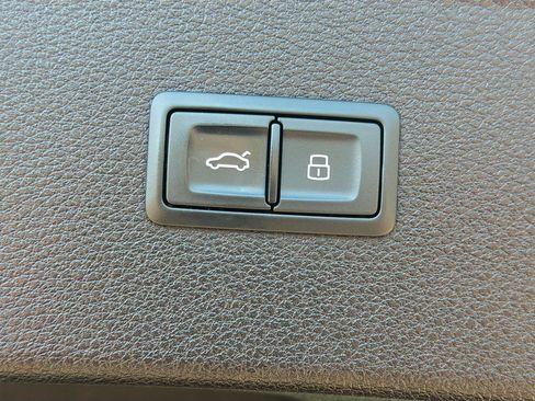 Used 2018 Audi Q5 2.0T Premium Plus AWD/4WD image 30