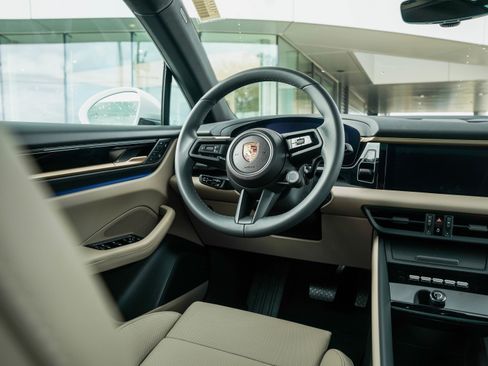 Certified 2025 Porsche Macan Electric image 24