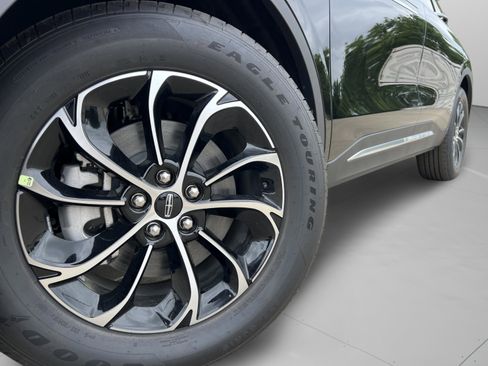 New 2026 Lincoln Nautilus Premier AWD/4WD image 35