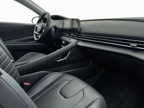 New 2026 Hyundai Elantra Limited FWD image 15