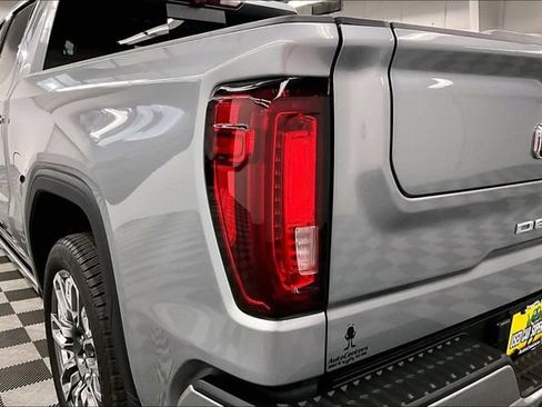 Used 2024 GMC Sierra 1500 Denali Ultimate AWD/4WD image 38