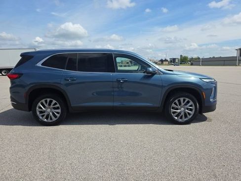 Used 2025 Buick Enclave Preferred FWD image 14
